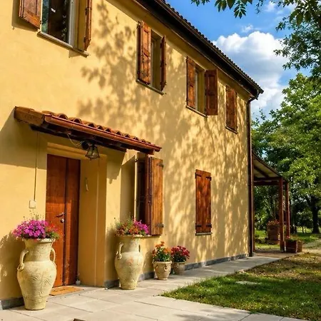 Stunning Boutique Near Bologna Fiera Granarolo dellʼEmilia