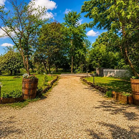 Stunning Boutique Near Bologna Fiera Villa *